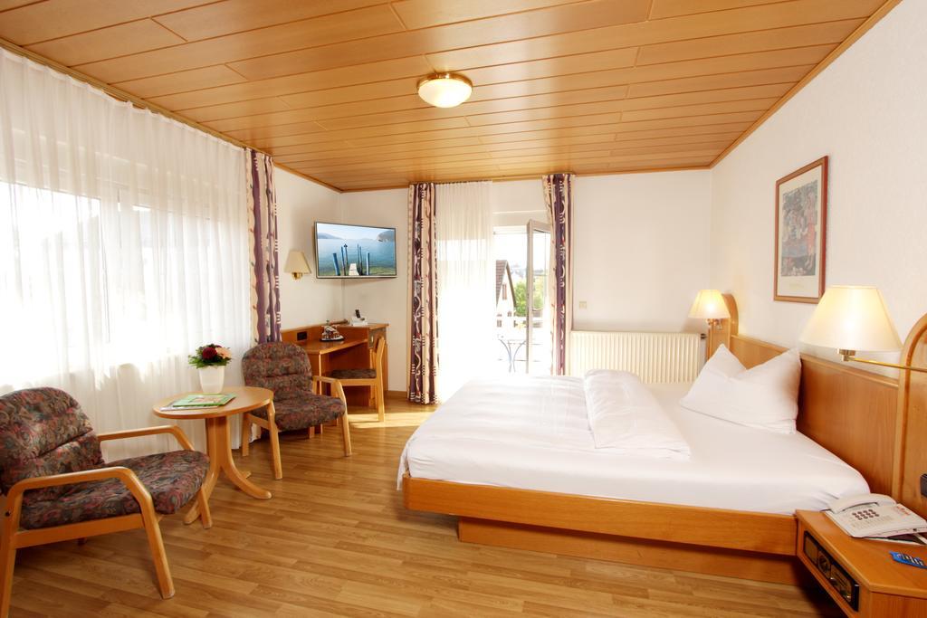 Hotel Restaurant Reichsadler Buchen  Exterior photo